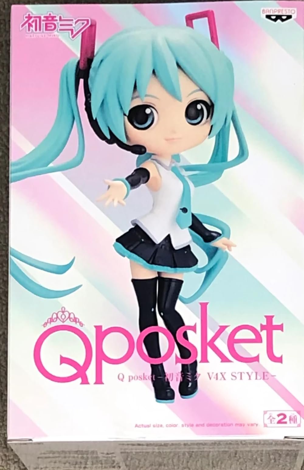 Banpresto - Figura Q Posket Hatsune Miku V4X Style (Ver.A) 14cm